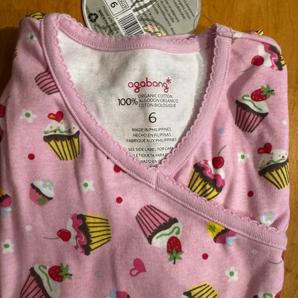 100% Organic Cotton Pink Cupcake Kids 2 piece Pajamas - kids 4-6 years - NWT